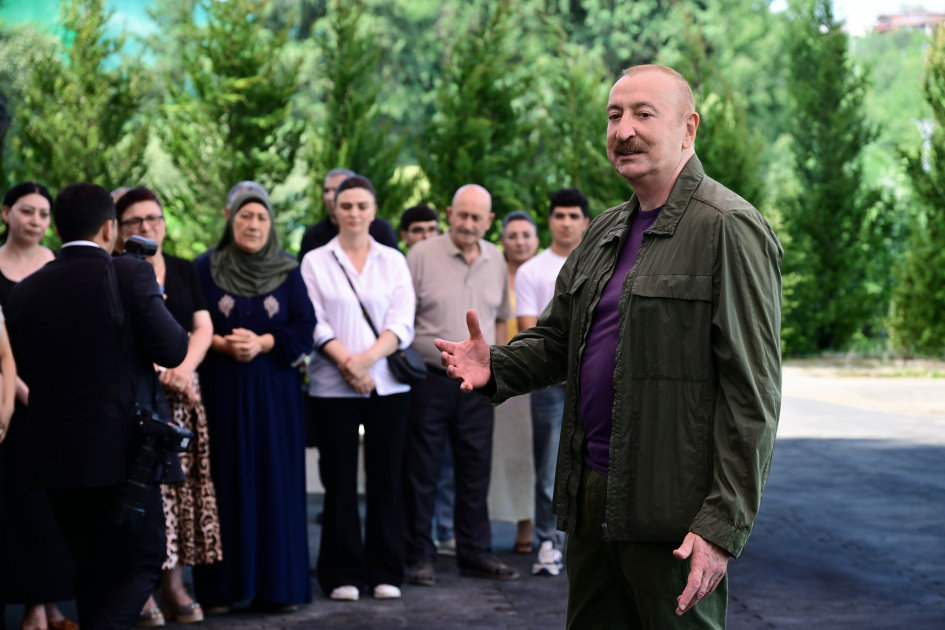 Президент Ильхам Алиев: Каждый раз, когда бывшие переселенцы возвращаются на земли своих предков, это праздник для всех нас
