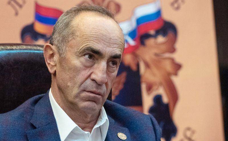 Кочарян заявил, что не намерен обнулять переговоры с Баку