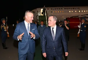 Slovakiya Prezidenti Peter Pelleqrini Azərbaycana rəsmi səfərə gəlib