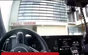 Полицейские доставили в больницу водителя, которому стало плохо за рулем