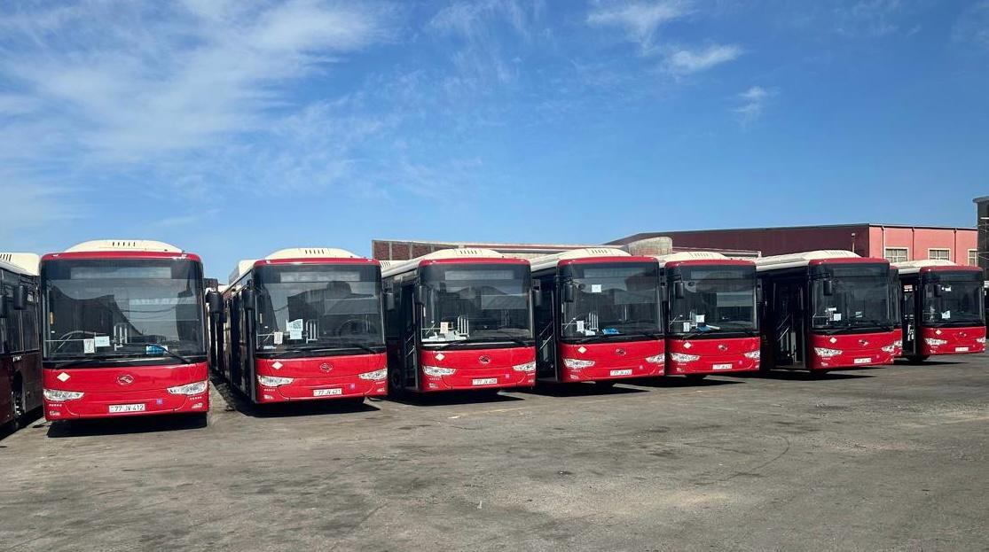На двух маршрутах в Баку обновили автобусы