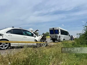 В Гардабани микроавтобус со школьниками попал в ДТП, один человек погиб