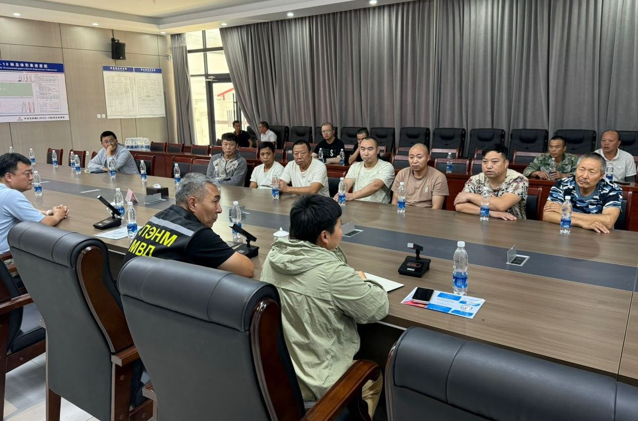 МВД провело профилактические встречи с иностранными гражданами в Кыргызстане