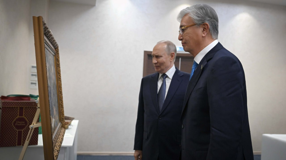 Токаев преподнёс Путину символический подарок