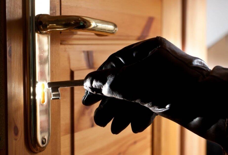 Sabunçuda evdən 15 min manata yaxın qızıl oğurlanıb