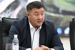 Глава Кабмина Касымалиев представил центральному аппарату Минэнерго и.о.министра Алтынбека Рысбекова
