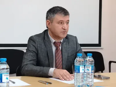 Кянан Гурбанов: Груз уже находится в порту Алят, в Казахстане он будет принят туркменской стороной