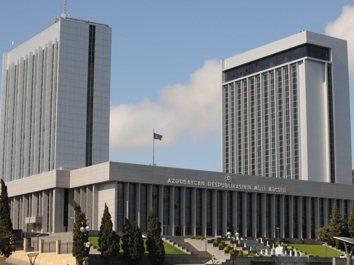 Milli Məclis Prezident İlham Əliyev və Birinci vitse-prezident Mehriban Əliyevaya təbrik məktubu ünvanlayıb