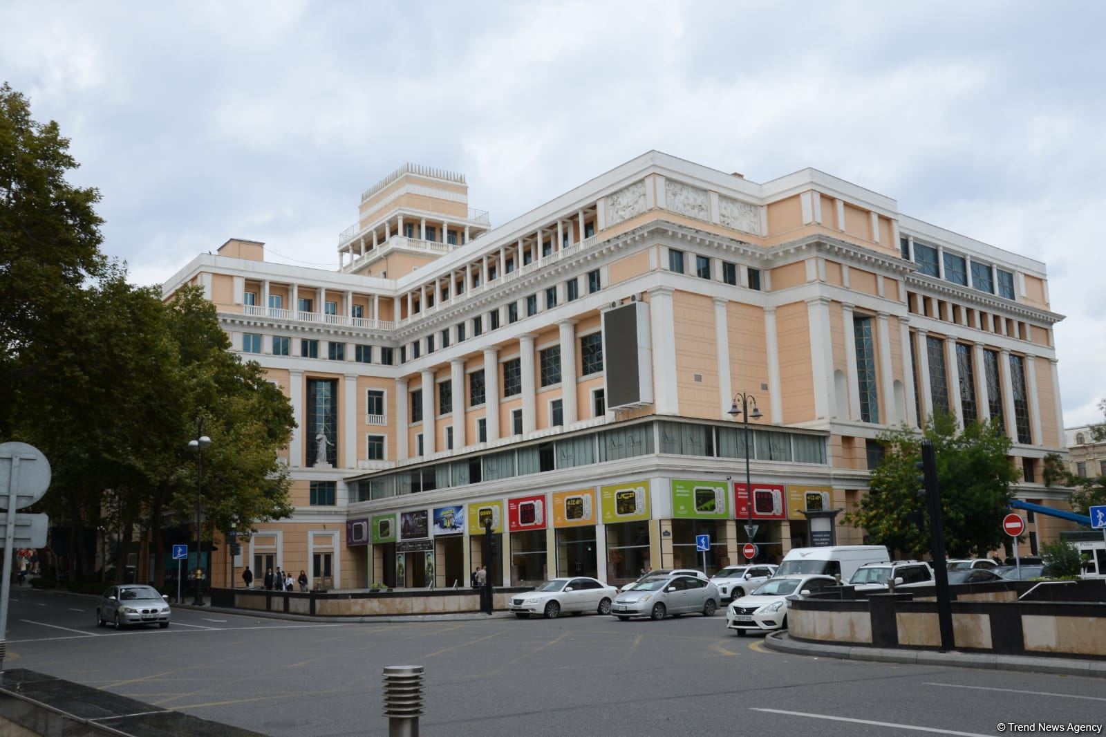 Nizami Kino Mərkəzinin direktoru vəzifəsini tərk etdi