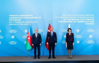 Главы МИД Турции, Азербайджана и Грузии подписали Стамбульскую декларацию