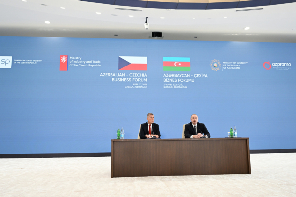 İlham Əliyev və Andrey Babiş Azərbaycan-Çex biznes forumunda