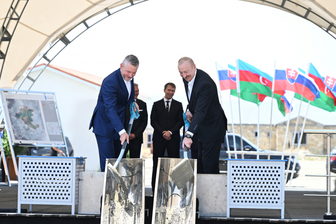 Президенты Азербайджана и Словакии заложили фундамент школы в Агдамском районе