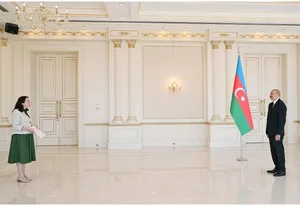 Prezident İlham Əliyev İrlandiyanın Azərbaycanda yeni təyin olunmuş səfirinin etimadnaməsini qəbul edib