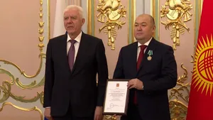 Генпрокурора Кыргызстана Максата Асаналиева наградили российским орденом Дружбы