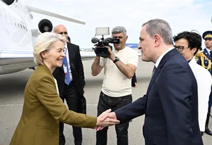 Президент Европейской комиссии прибыла с визитом в Азербайджан (ФОТО)