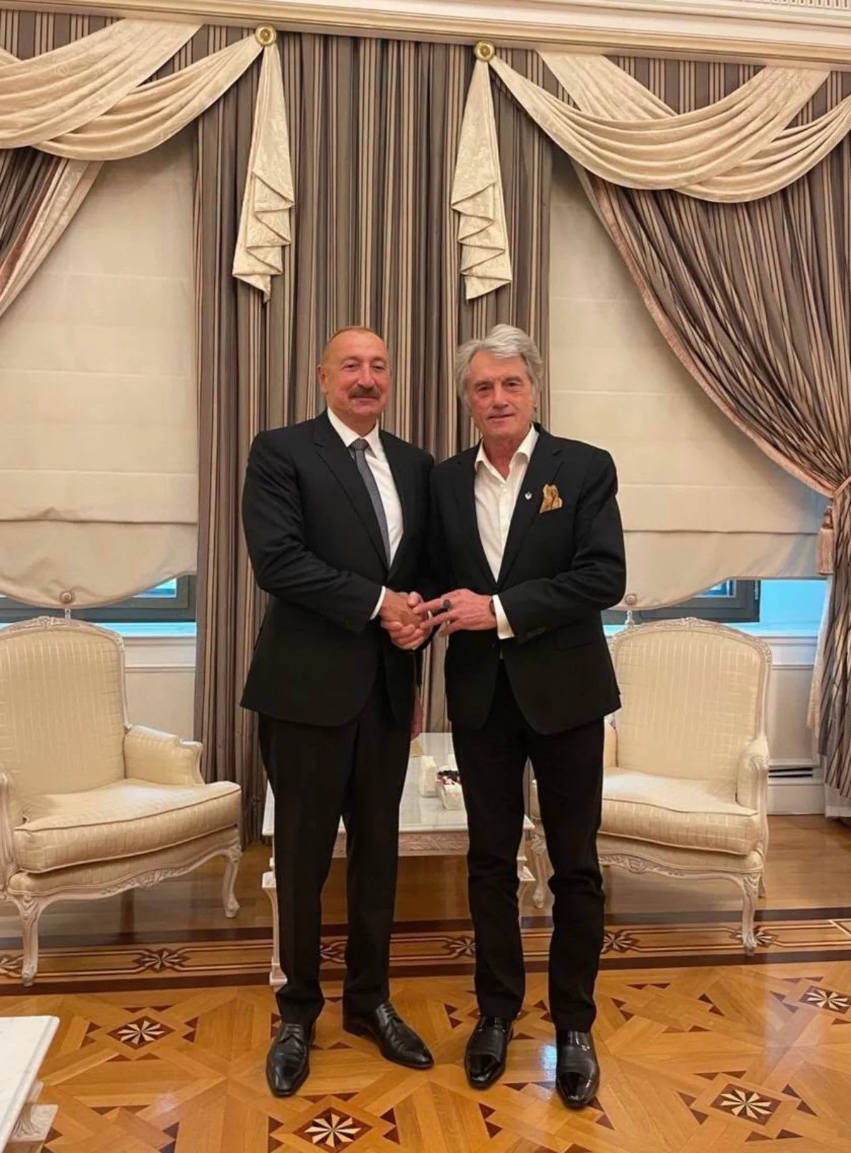 Ющенко поблагодарил Ильхама Алиева за поддержку Украины