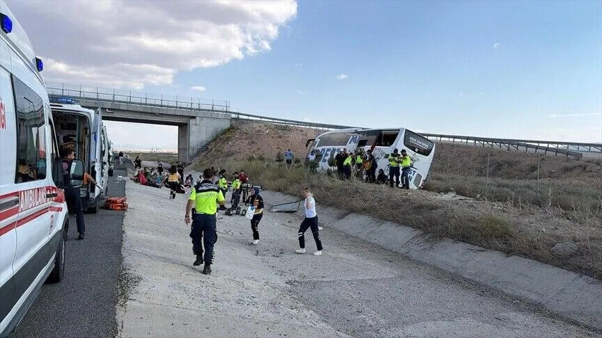 Türkiyədə sərnişin avtobusu qəzaya uğrayıb