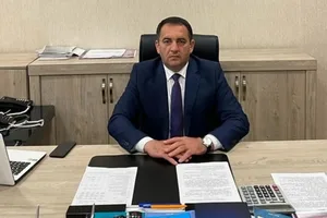Bakıda bələdiyyə sədri bıçaqlandı