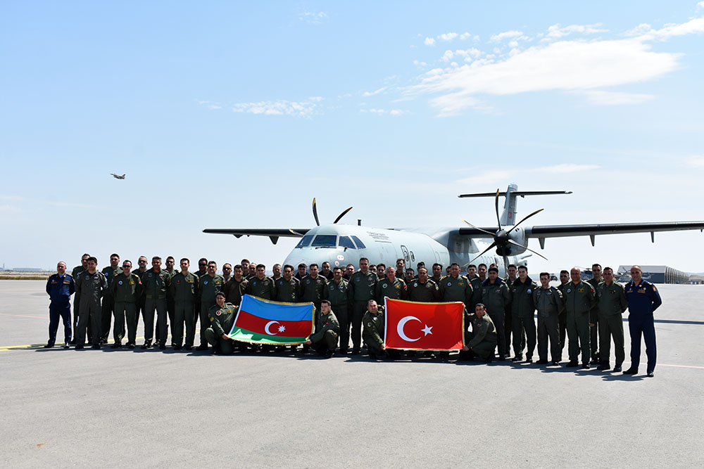 Azərbaycanda "TurAz Qartalı - 2026" uçuş-taktiki təlimləri başladı (FOTO)