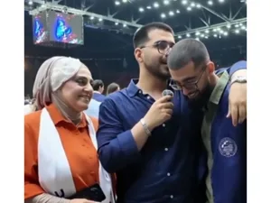 Kuryerlik edib qardaşını oxutdu