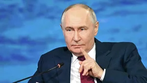 Западные элиты пытаются посеять внутреннюю смуту в РФ, заявил Путин