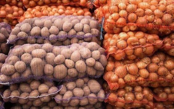 В Баку подешевели картофель и лук