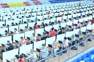 Bu gün altı mindən çox müəllim sertifikasiya imtahanı verib