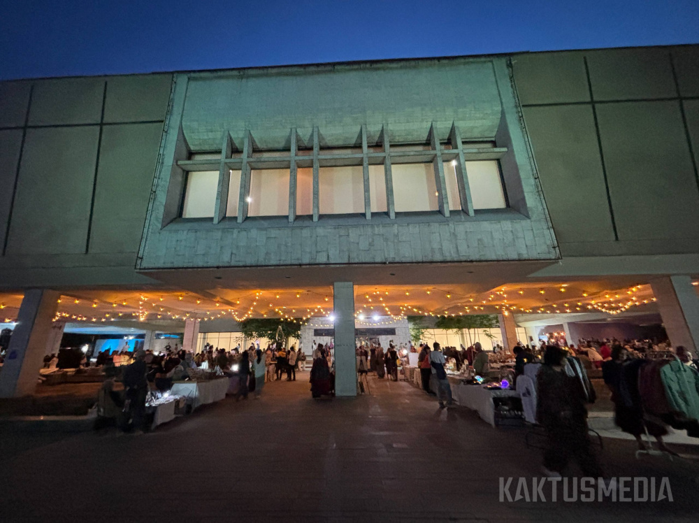 Только раз в год. Как в Бишкеке прошла международная культурная акция и кто пришел (видео)