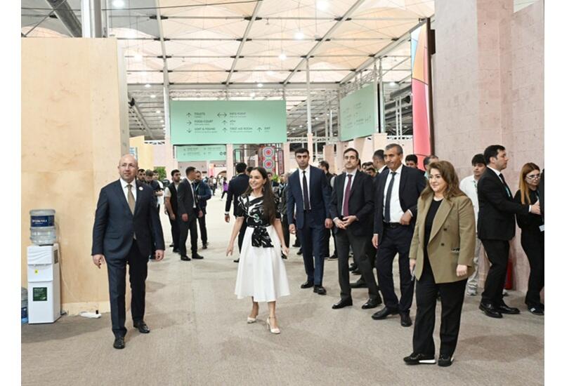 Лейла Алиева и Арзу Алиева ознакомились с выставкой Urban Expo