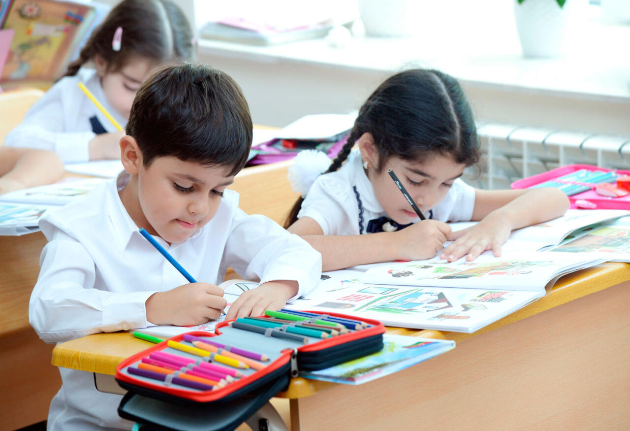 Şagirdlərin yerdəyişməsinə başlanılıb