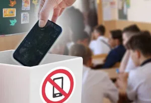 Çexiyada da məktəblərdə mobil telefon istifadəsi qadağan ediləcək