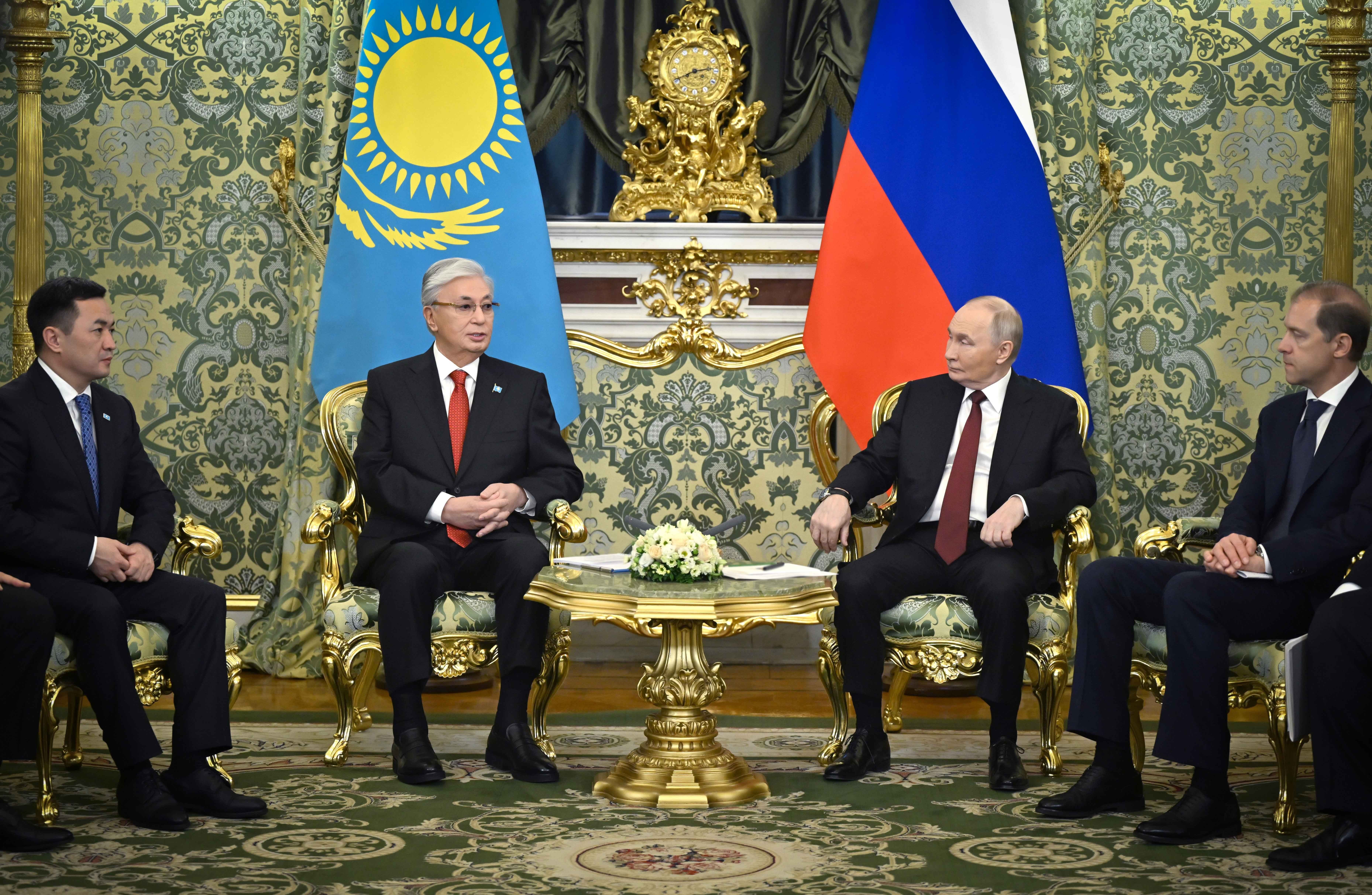Токаев - Путину: Может быть, этот конфликт уже стоит заморозить...