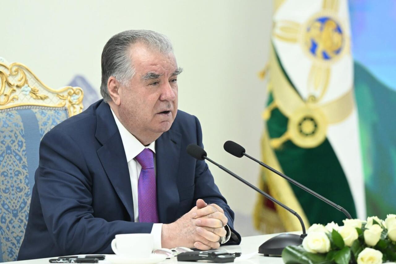 Emoməli Rəhmon Mərkəzi Asiyada iri neft-emalı zavodunun tikintisini təklif edib