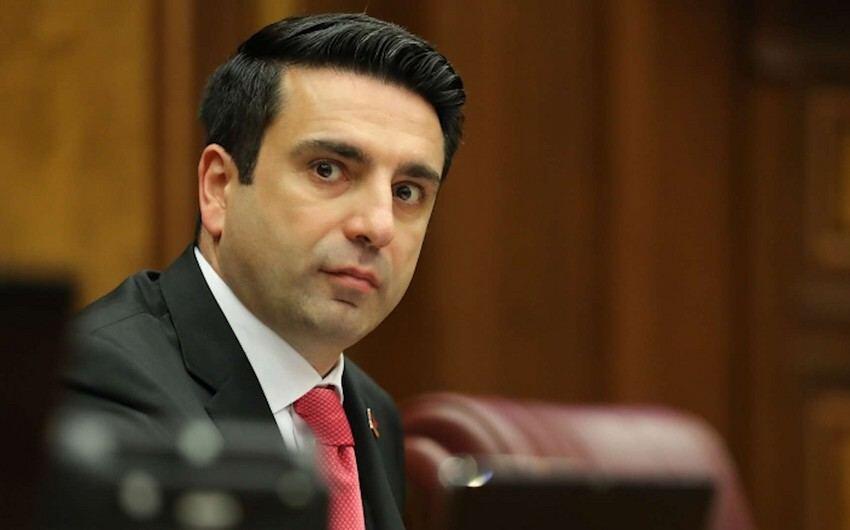 Alen Simonyan deputat mandatından imtina etdi