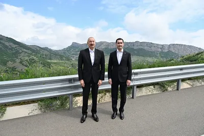 Президенты Азербайджана и Туркменистана сфотографировались на фоне села Дашалты