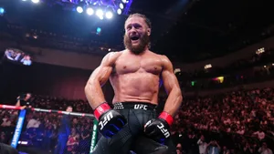 Рафаэль Физиев разгромил Мануэля Торреса на UFC Fight Night