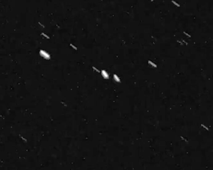Телескоп заснял полет миссии Artemis II с Земли