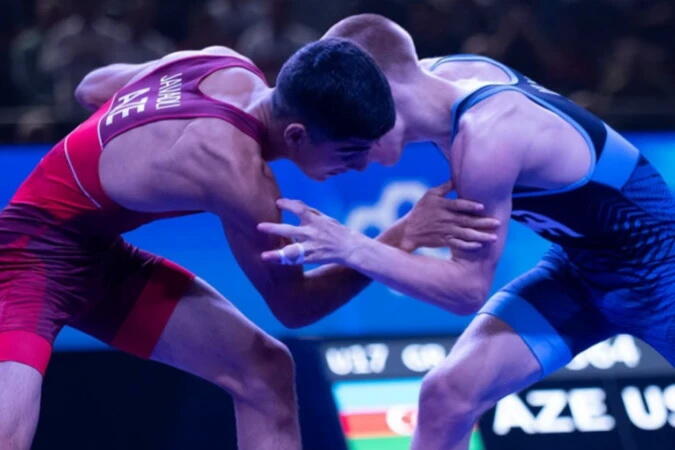 Два азербайджанских борца вышли в 1/4 финала ЧМ U20