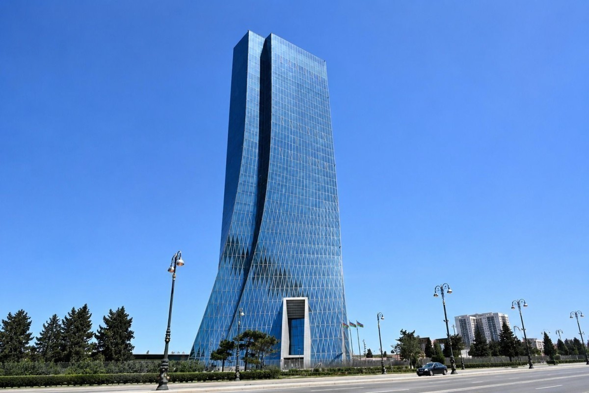ЦБ Азербайджана увеличил число банков для продажи памятных монет