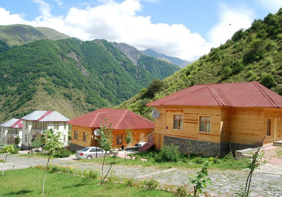 Bölgələrdə istirahət üçün ev və hotel qiymətləri