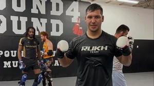 Казахстанец Дияр Нургожай прошел взвешивание перед боем в UFC
