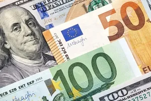 Тенге стал лидером роста, евро перешел к снижению: курс валют на 1 июля