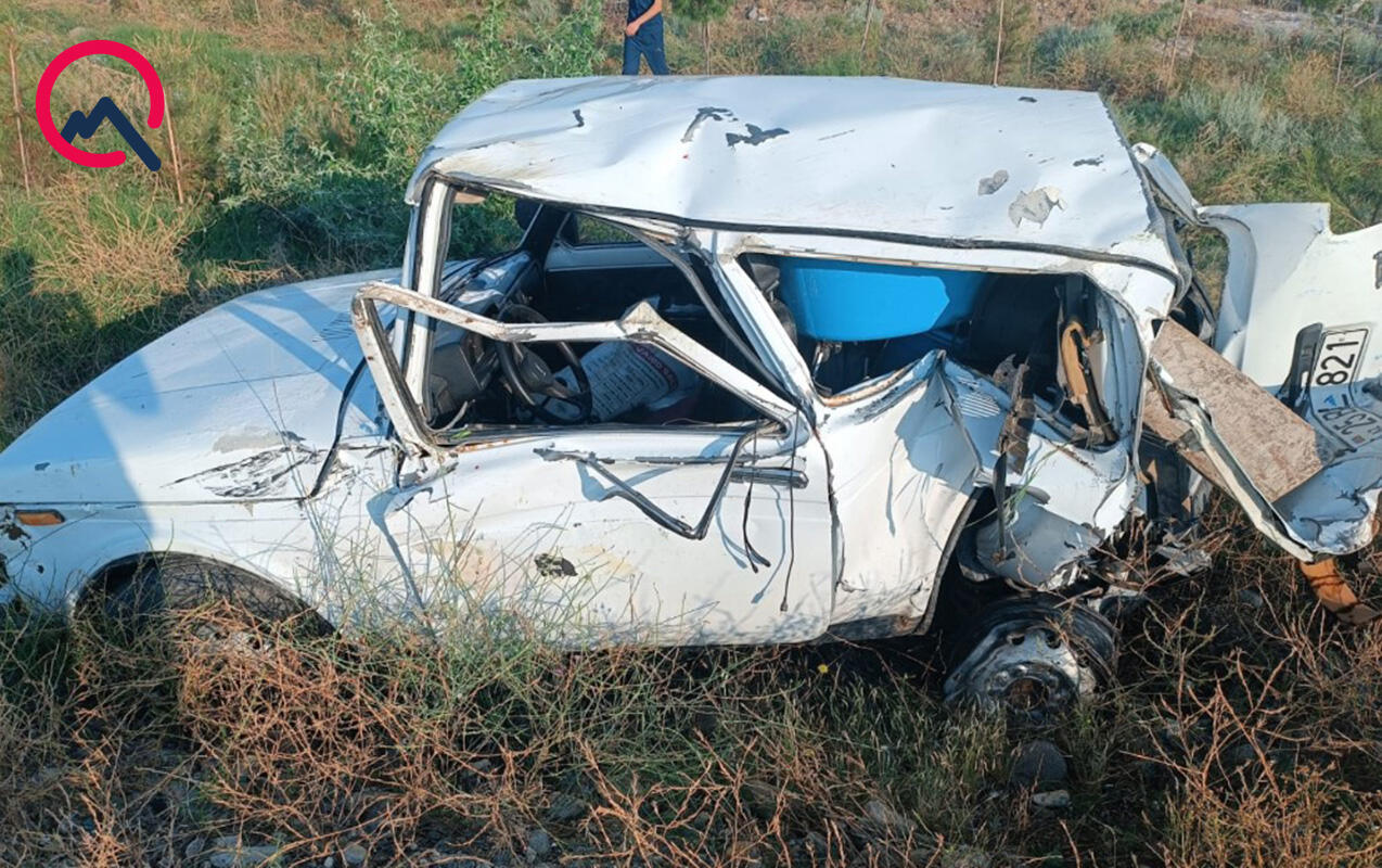 В Гёйгёле внедорожник врезался в грузовик