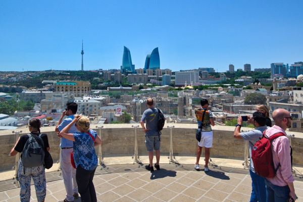 Алиев перезапускает туризм