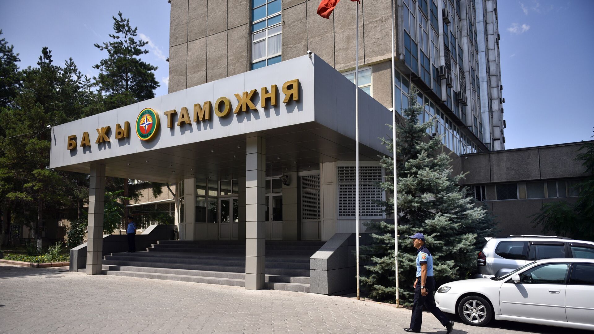 Глава Таможенной службы сможет назначать советников без зарплаты