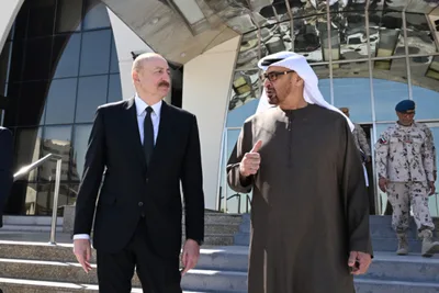 Президент ОАЭ, короли Бахрейна и Нидерландов поздравляют Алиева