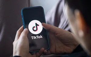 Azərbaycanda məktəblərdə TikTok platformasına çıxış bloklanıb