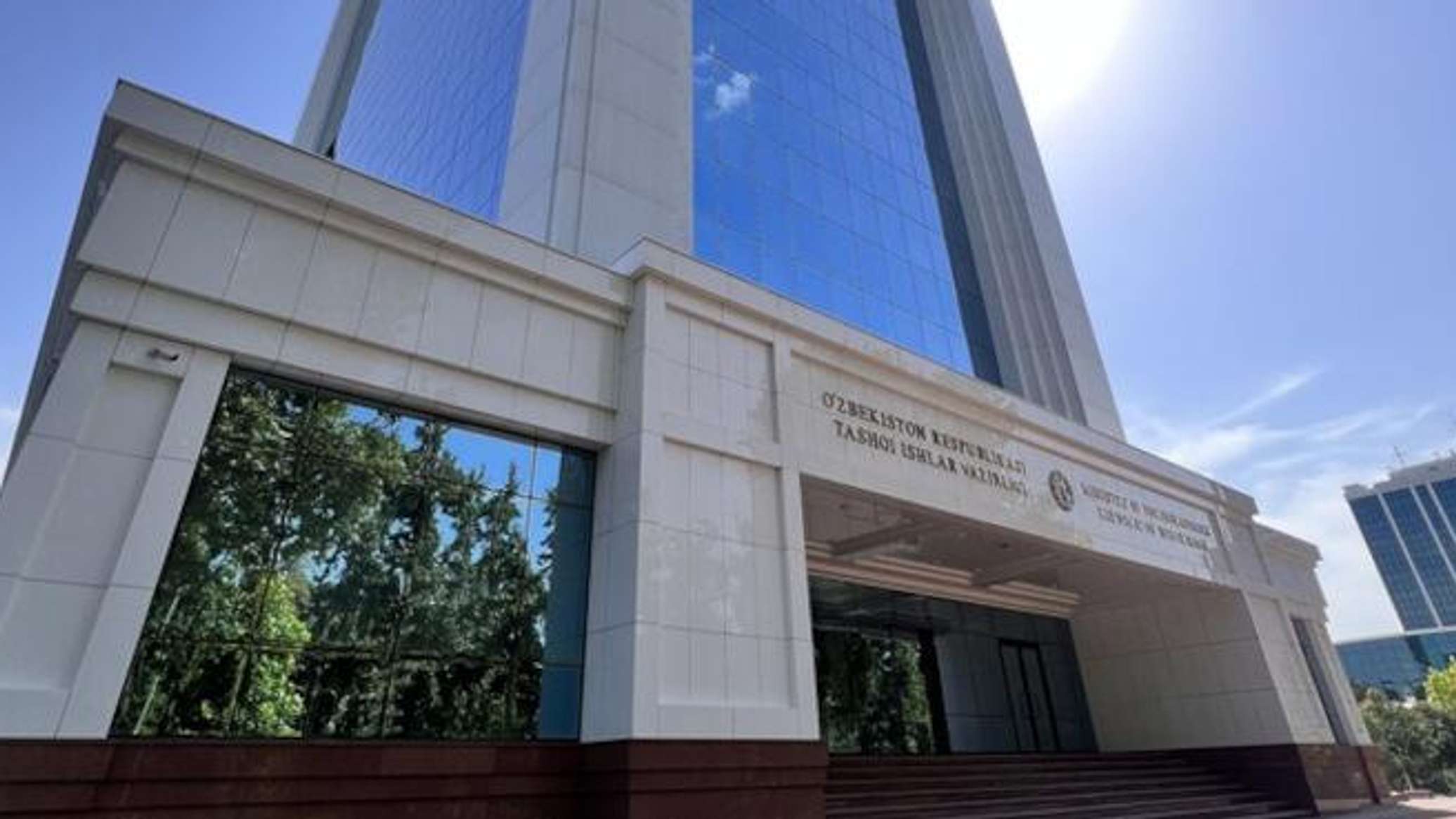 МИД РУз усиливает меры по упрощению визовых процедур для узбекистанцев