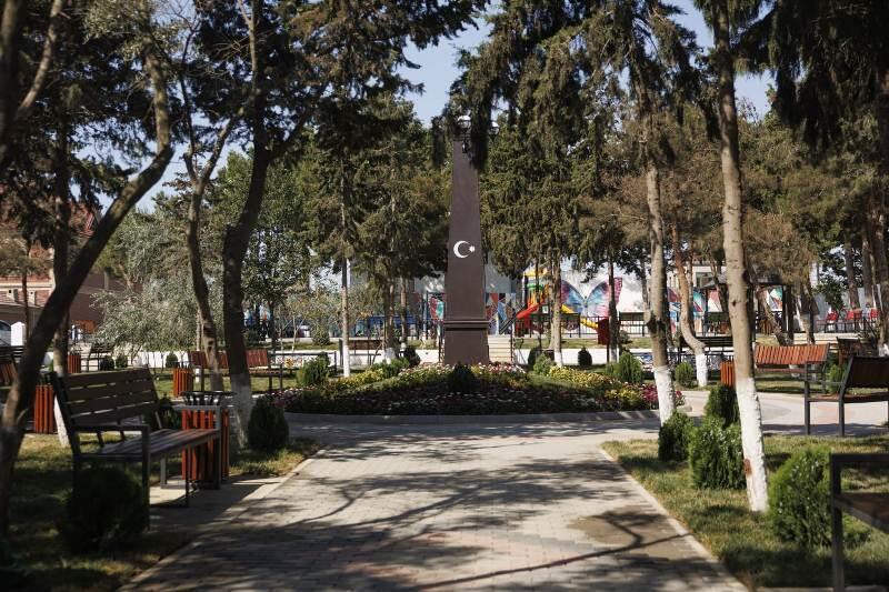 Suraxanı rayonunda 14 İyul küçəsi və parkda abadlıq işləri aparılıb