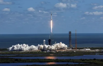 Американский космический корабль Cargo Dragon пристыкуется к МКС и доставит 2,3 тонны грузов